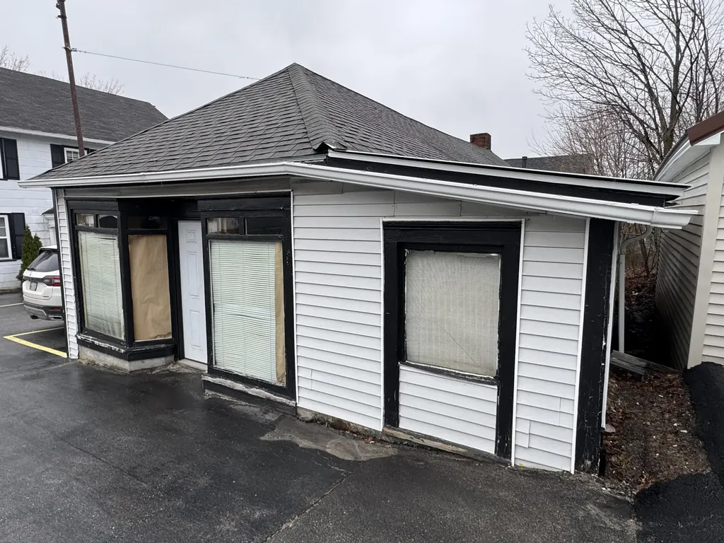 326 South Avenue Lewiston ME 04240
