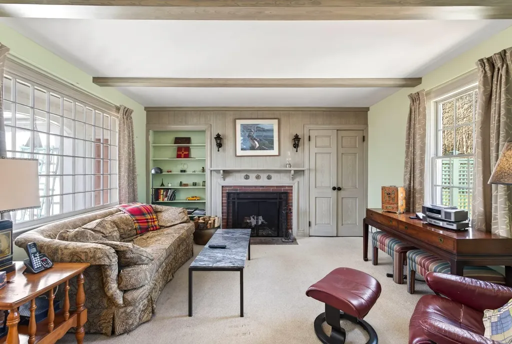 16 Mast Road Falmouth ME 04105