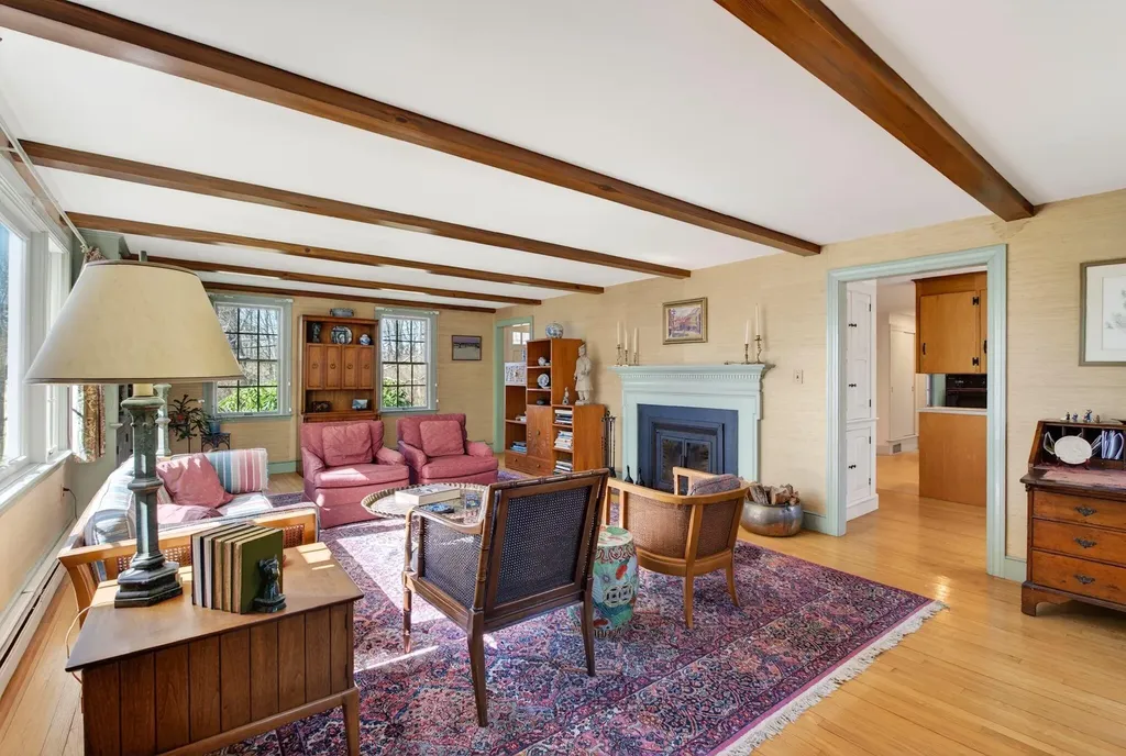 16 Mast Road Falmouth ME 04105