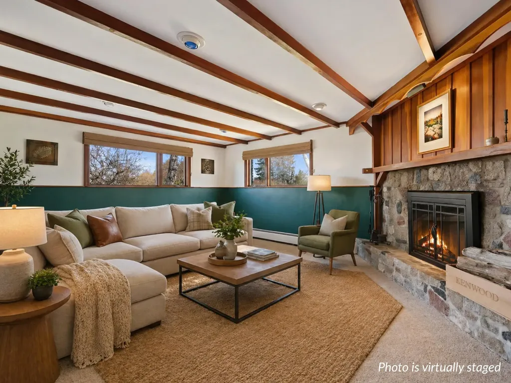 10 Sunset Drive Holden ME 04429