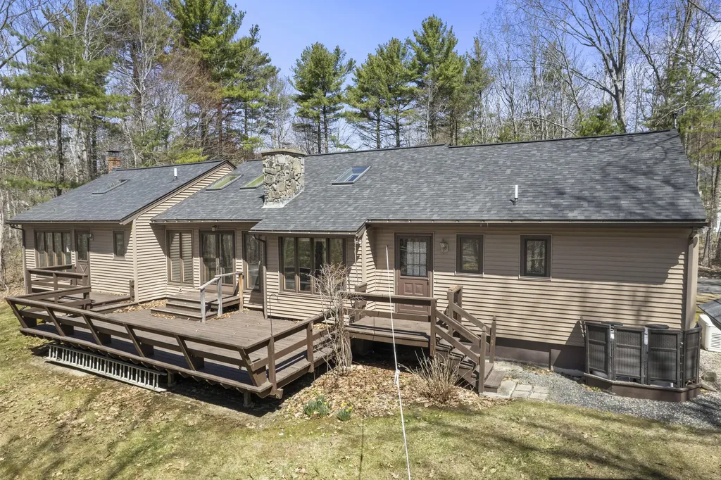 24 Bluestone Lane York ME 03909