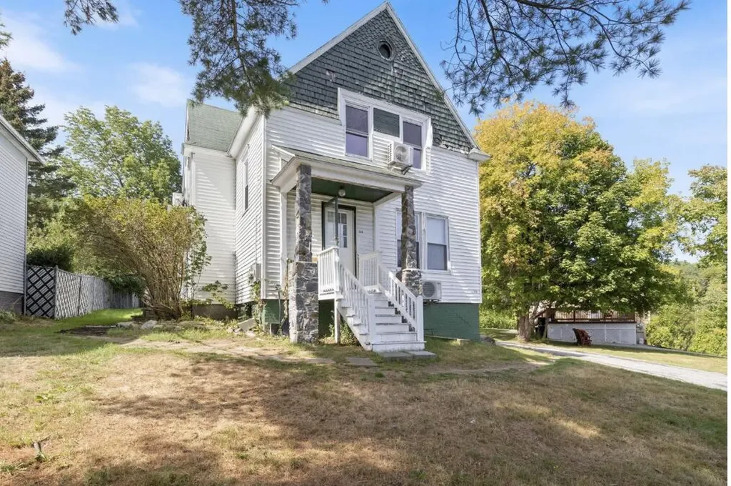 154 Madison Street Auburn ME 04210