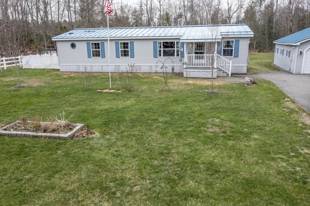 52 Cross Road Bucksport ME 04416