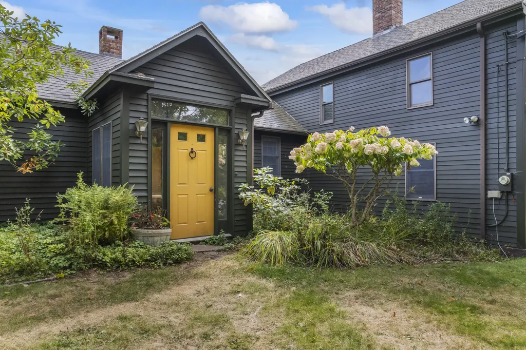 392 Indian Point Road Georgetown ME 04548