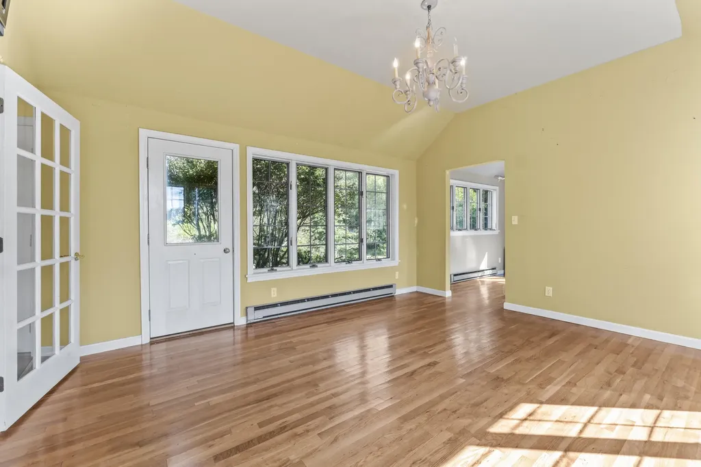 392 Indian Point Road Georgetown ME 04548