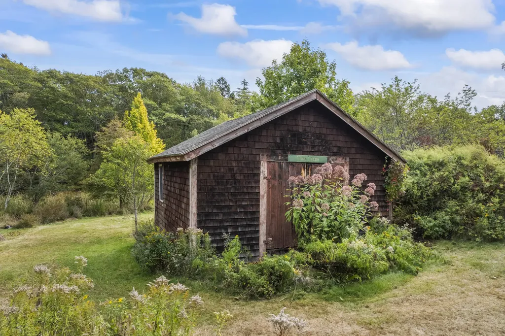 392 Indian Point Road Georgetown ME 04548