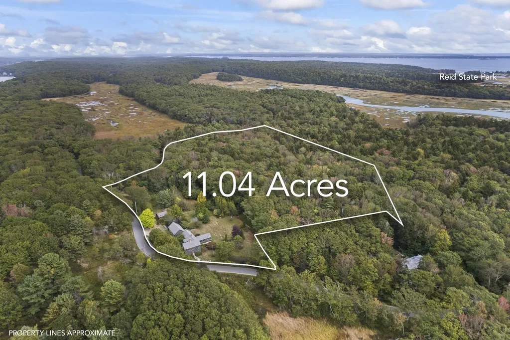 392 Indian Point Road Georgetown ME 04548