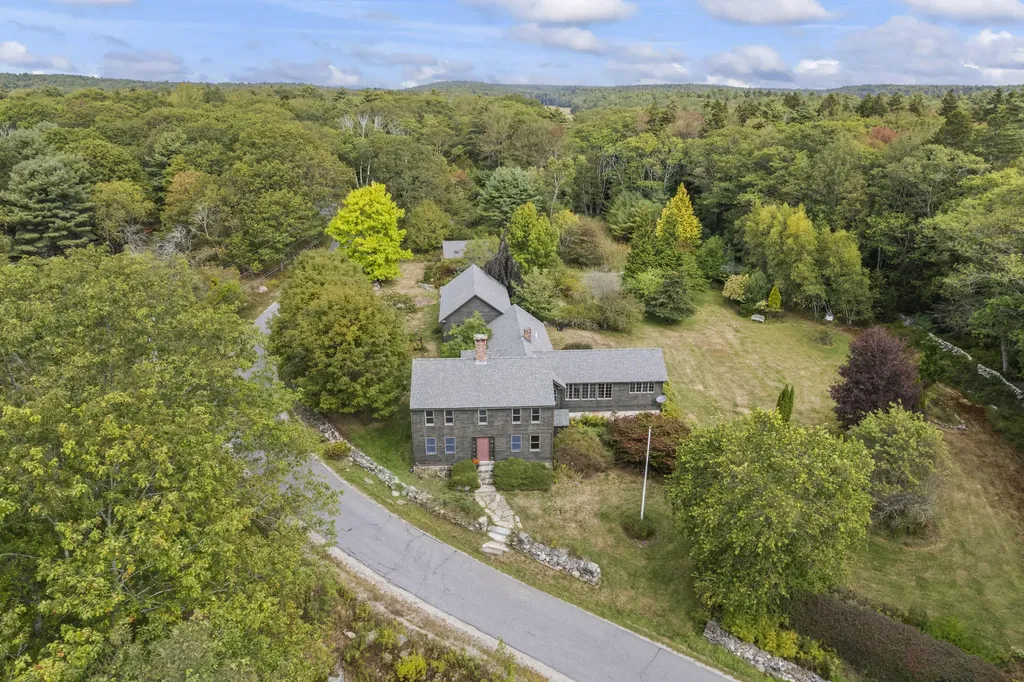 392 Indian Point Road Georgetown ME 04548