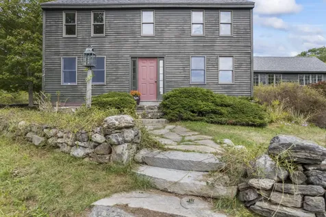 392 Indian Point Road Georgetown ME 04548