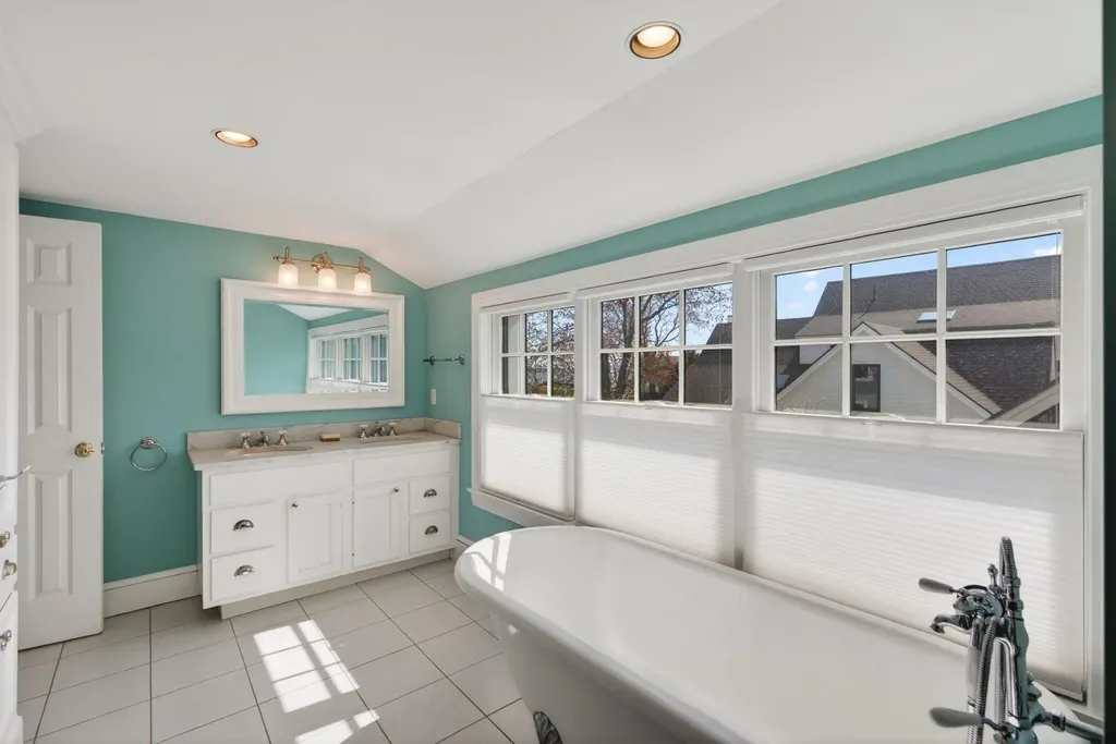 71 Myrtle Avenue South Portland ME 04106