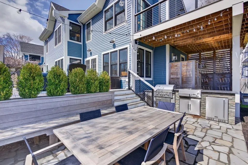 71 Myrtle Avenue South Portland ME 04106