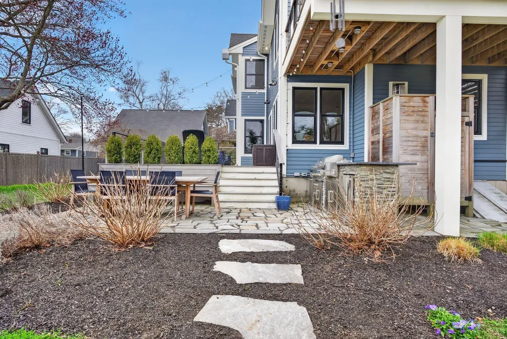 71 Myrtle Avenue South Portland ME 04106