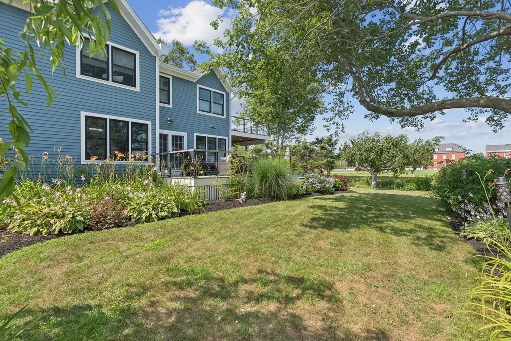 71 Myrtle Avenue South Portland ME 04106