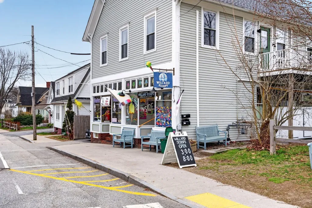 71 Myrtle Avenue South Portland ME 04106