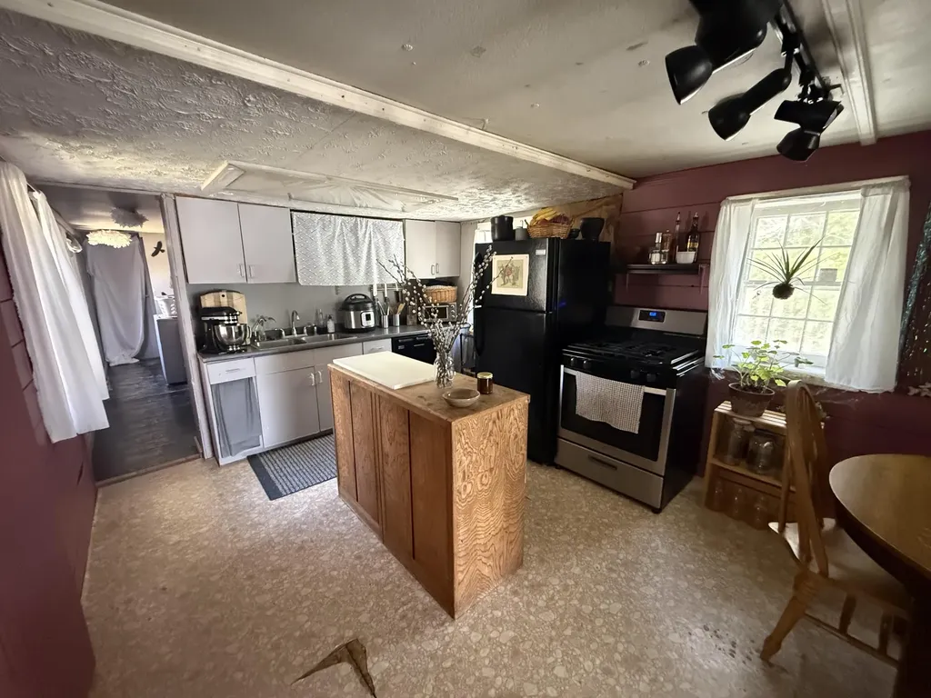 21 Curtis Road Freeport ME 04032