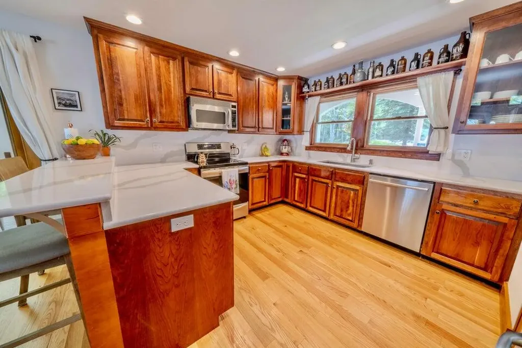 19 Glenview Lane Belfast ME 04915