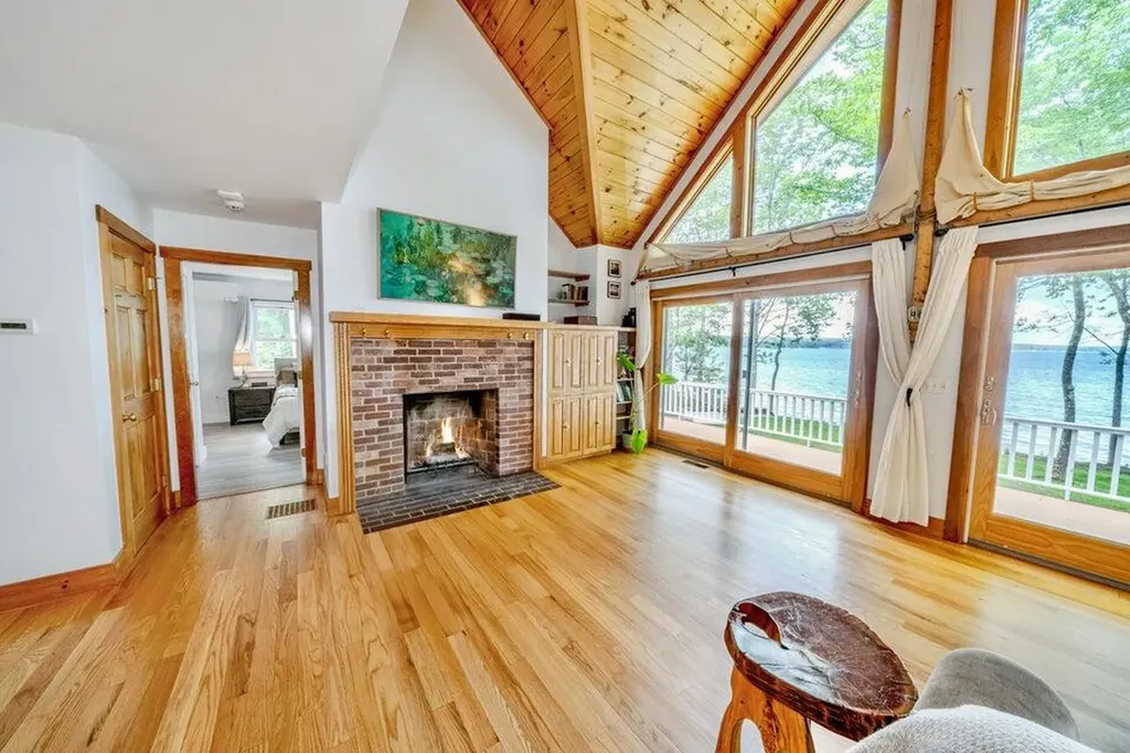 19 Glenview Lane Belfast ME 04915