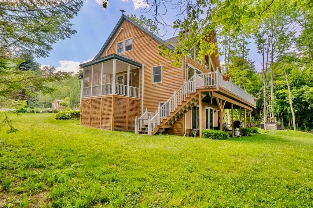 19 Glenview Lane Belfast ME 04915