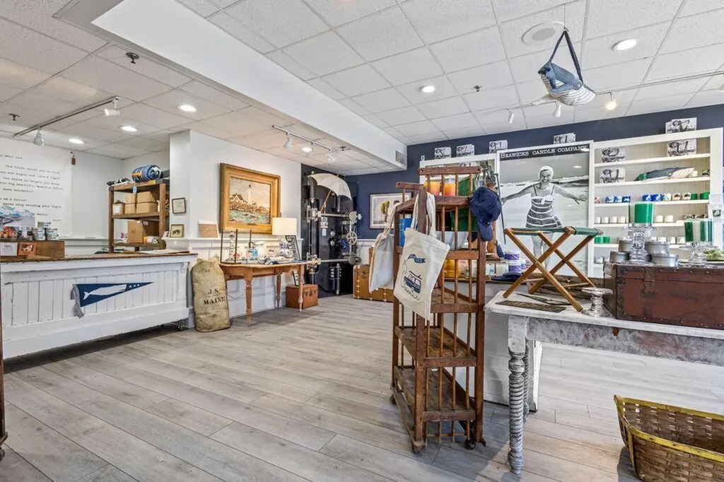 4 Townsend Avenue Boothbay Harbor ME 04538