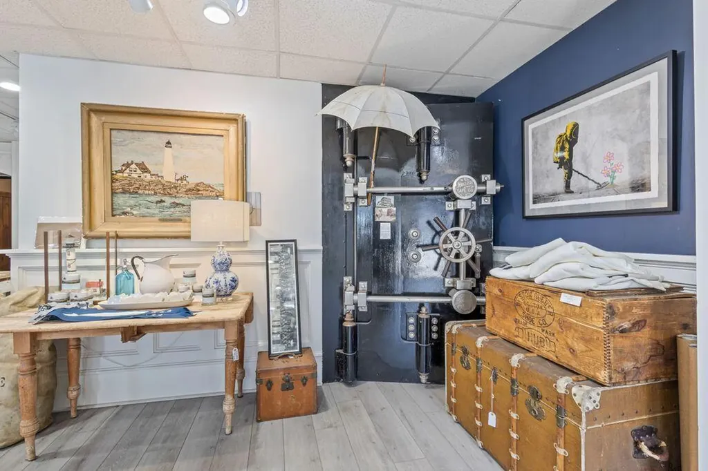 4 Townsend Avenue Boothbay Harbor ME 04538