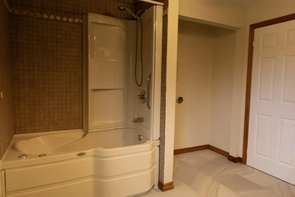 701 U.s. 202 Monmouth ME 04265