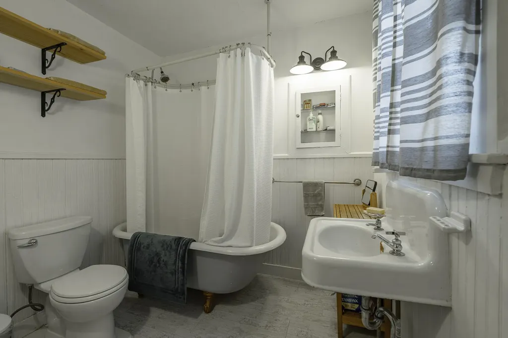 7 Hazen Street Norway ME 04268