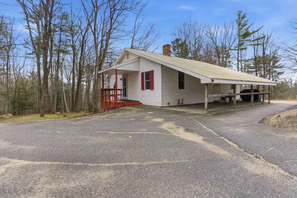 124 Sedgley Road Greene ME 04236