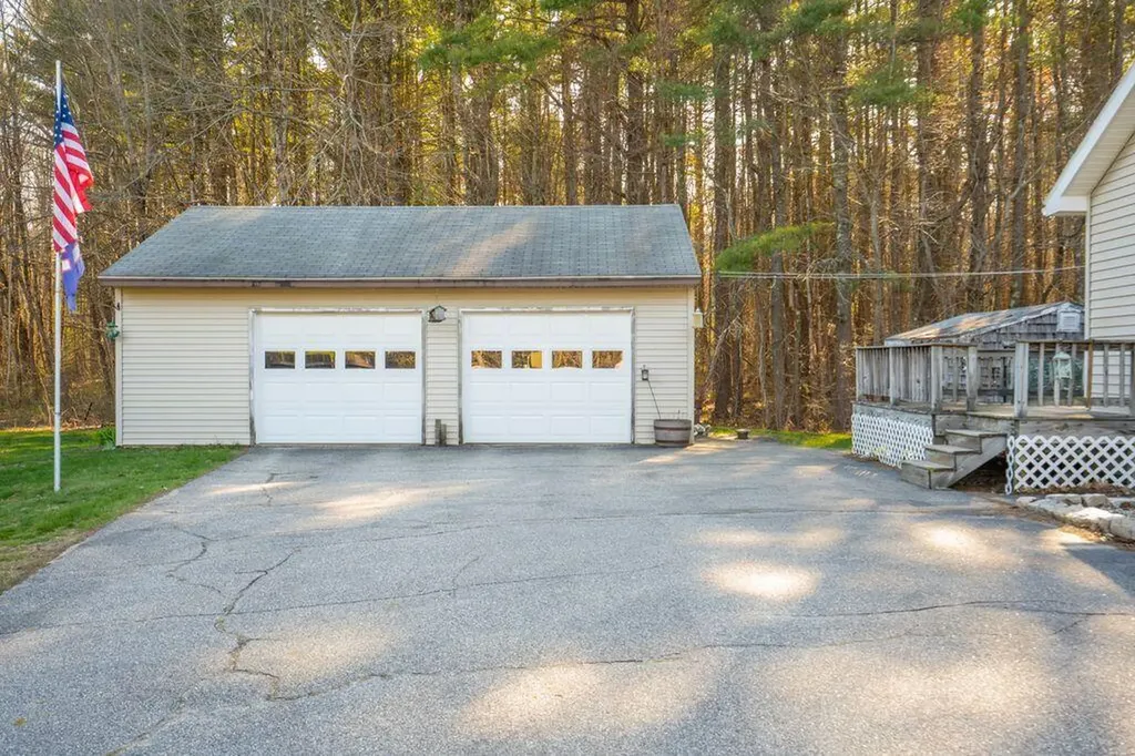 284 Log Cabin Road Arundel ME 04046