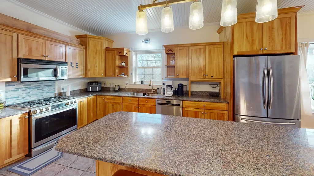 21 Longmeadow Drive Veazie ME 04401