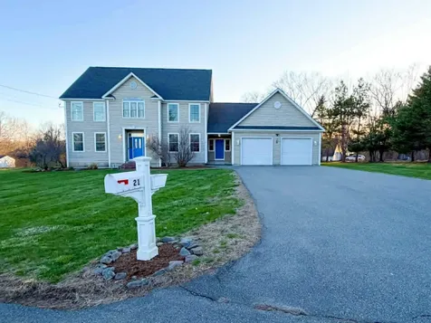 21 Longmeadow Drive Veazie ME 04401