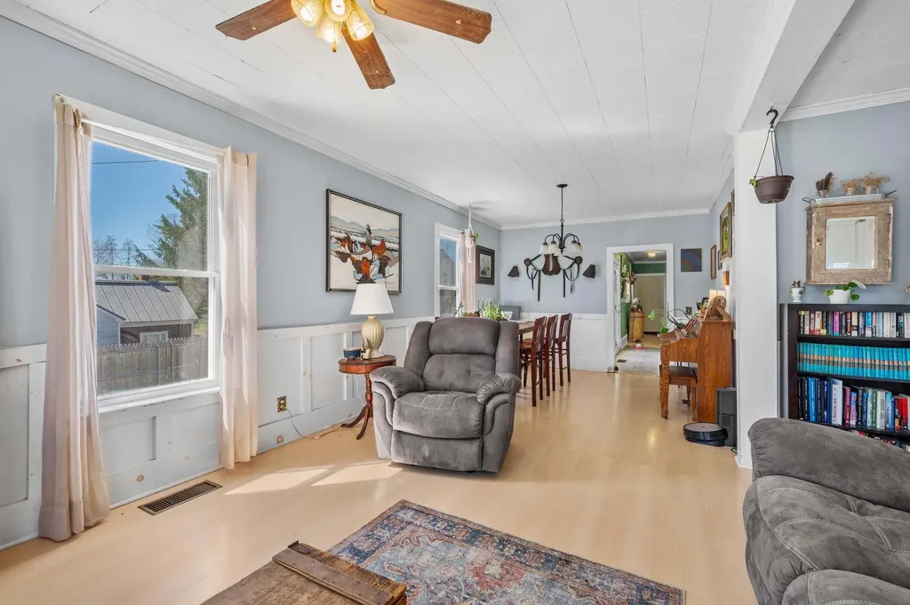 28 Easy Street Canaan ME 04924