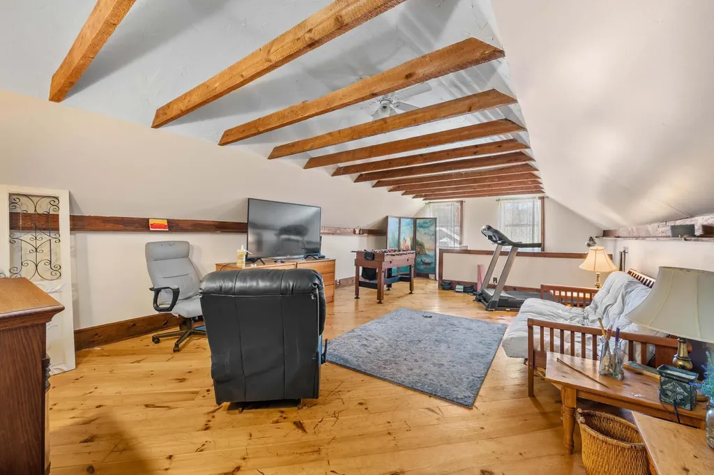 28 Easy Street Canaan ME 04924