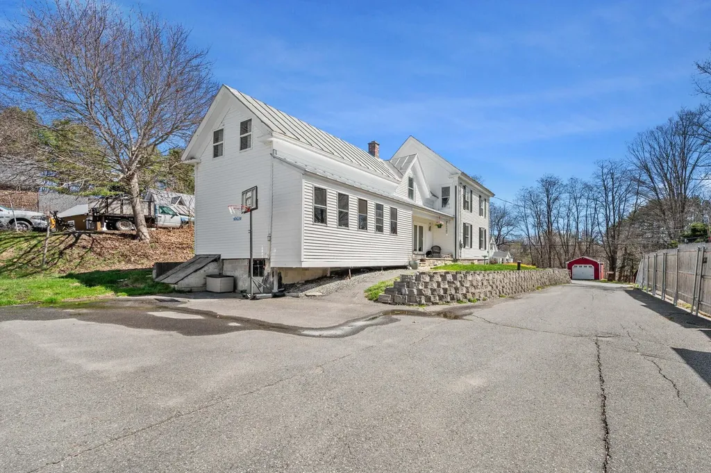 28 Easy Street Canaan ME 04924