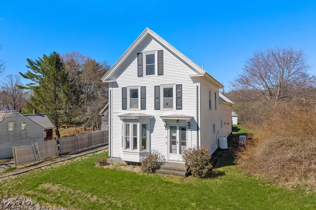 28 Easy Street Canaan ME 04924