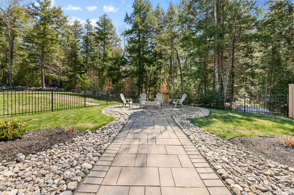 11 Crossridge Drive Windham ME 04062