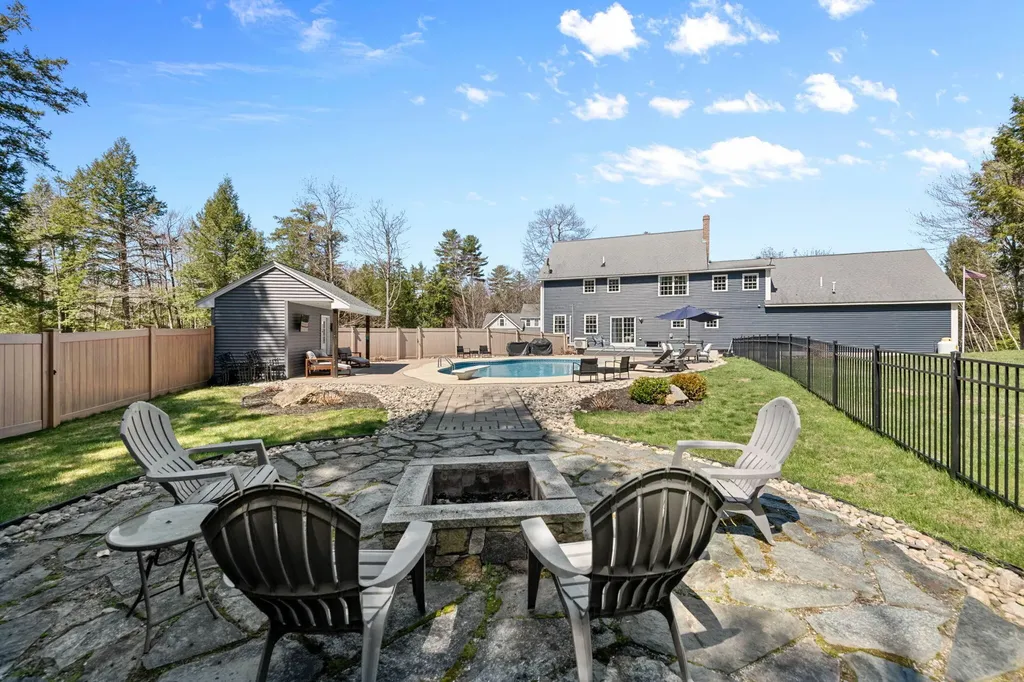 11 Crossridge Drive Windham ME 04062