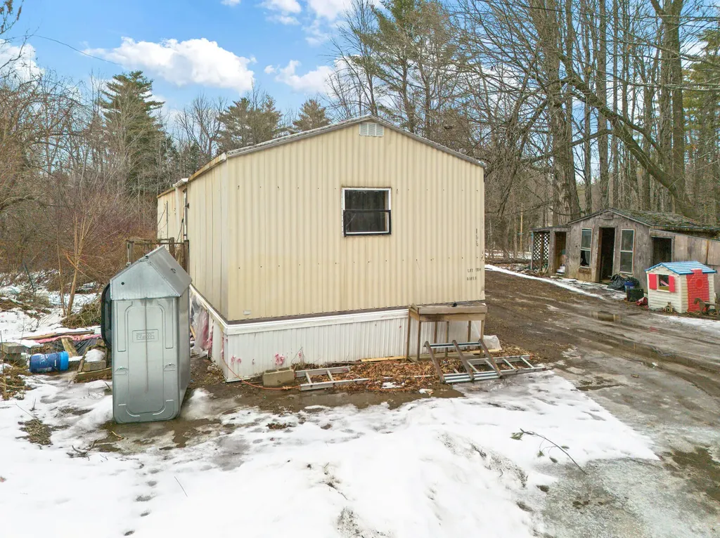 160 Nelson Road Vassalboro ME 04989