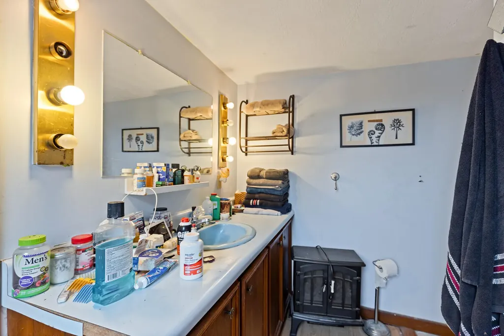 160 Nelson Road Vassalboro ME 04989