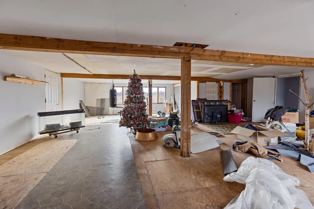 160 Nelson Road Vassalboro ME 04989