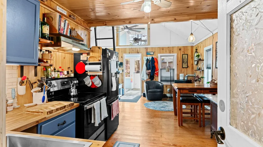 510 Sunflower Lane E Sidney ME 04330