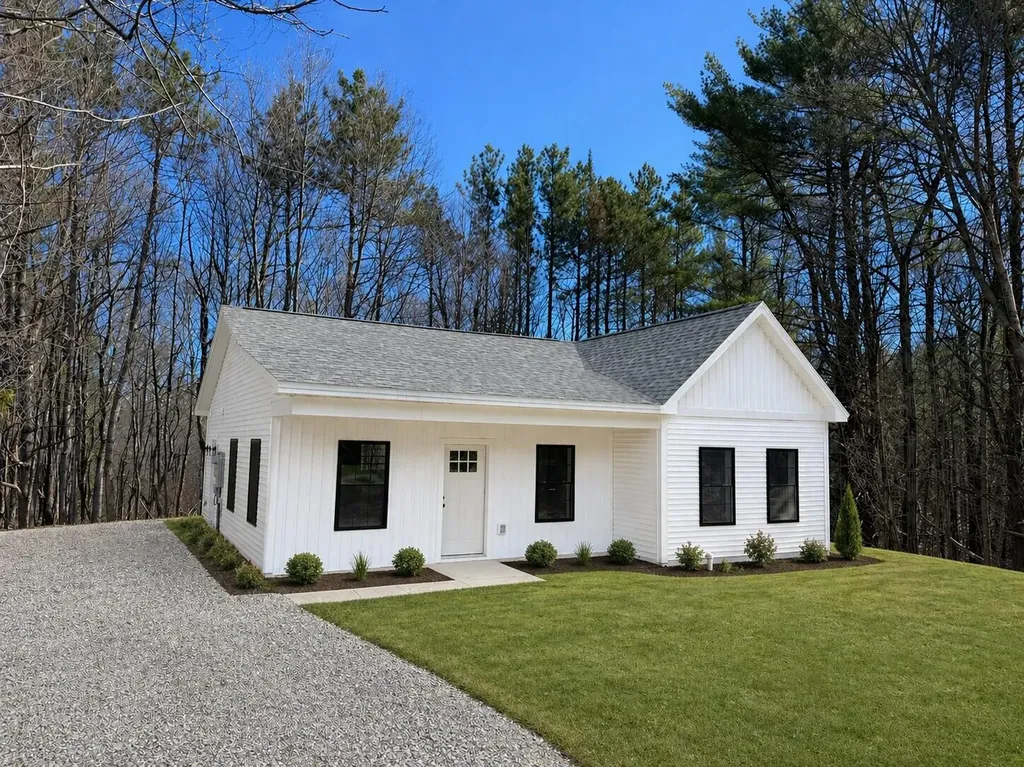 15 Sylvan Road Orono ME 04473