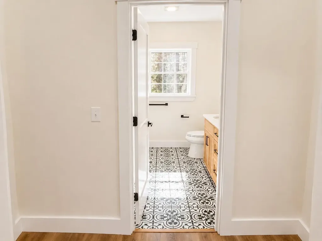 15 Sylvan Road Orono ME 04473