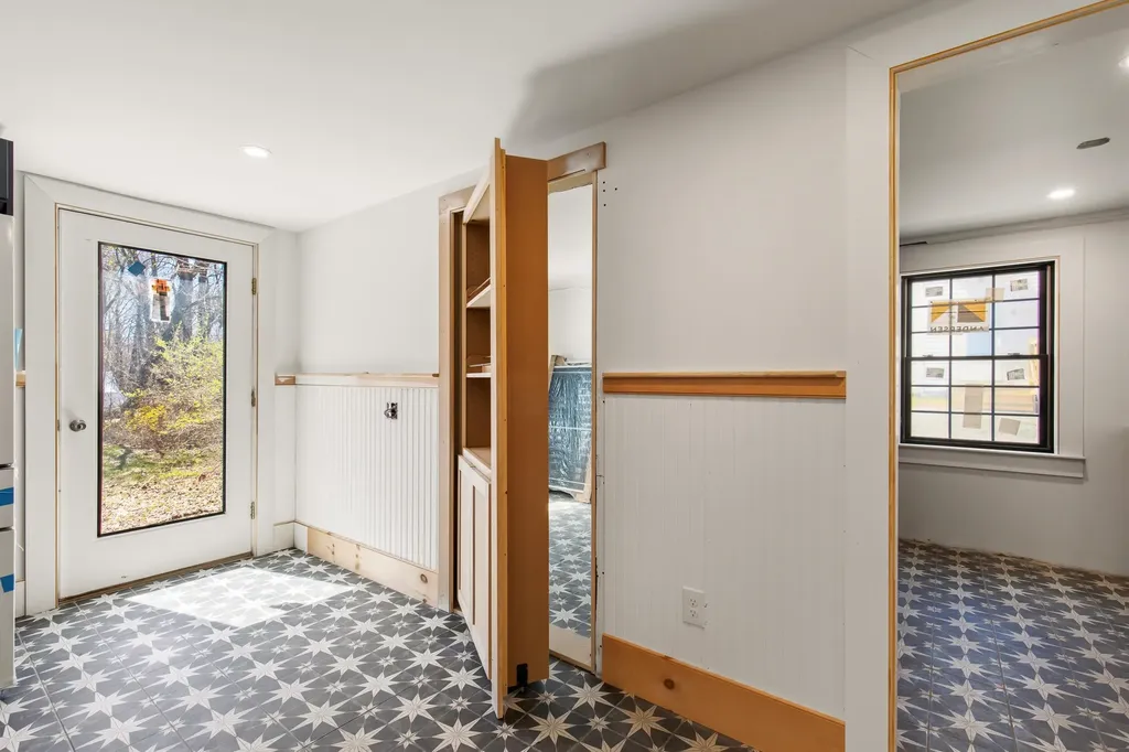 15 Ossipee Trail E Standish ME 04084