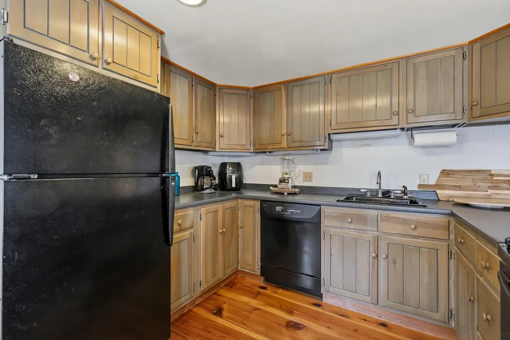 15 Ossipee Trail E Standish ME 04084