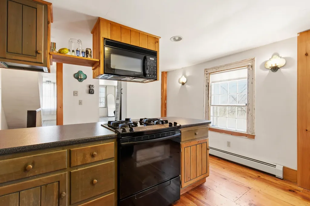 15 Ossipee Trail E Standish ME 04084