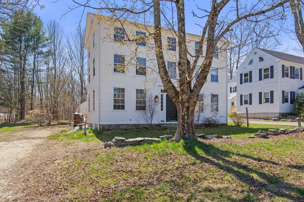15 Ossipee Trail E Standish ME 04084