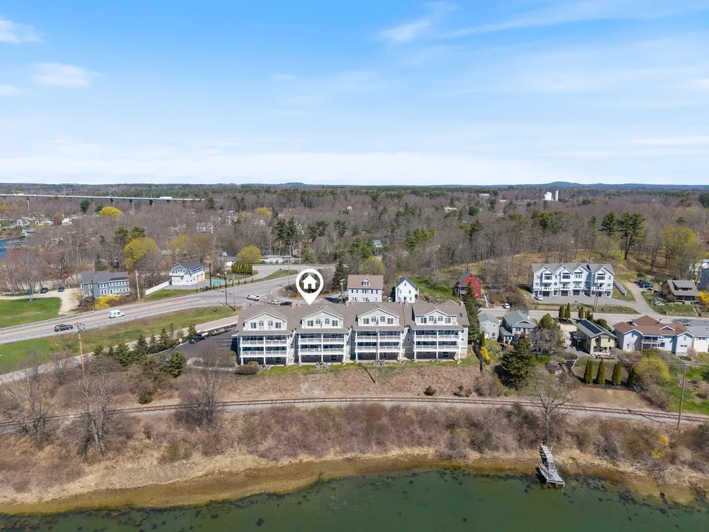 19 Bridge Street Kittery ME 03904