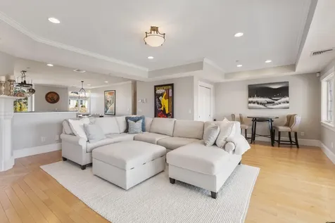 19 Bridge Street Kittery ME 03904