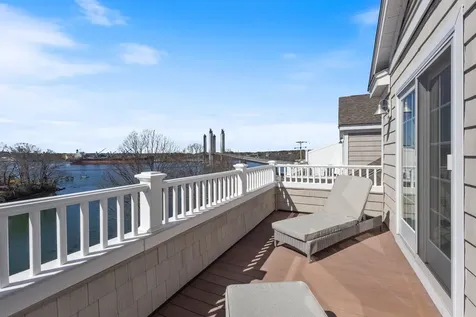 19 Bridge Street Kittery ME 03904