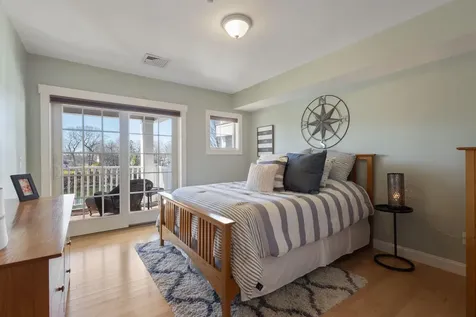 19 Bridge Street Kittery ME 03904